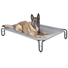 Pettycare cama elevada para perro grande muestra sus dimensiones y espacio de descanso cómodo.