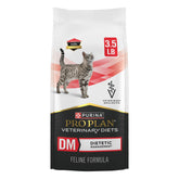 Purina Pro Plan DM, pienso seco para gatos en plato, ayuda a mantener la masa magra.
