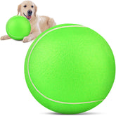 QDAN Pelota de tenis gigante en primer plano para perros grandes, ideal para juego al aire libre.