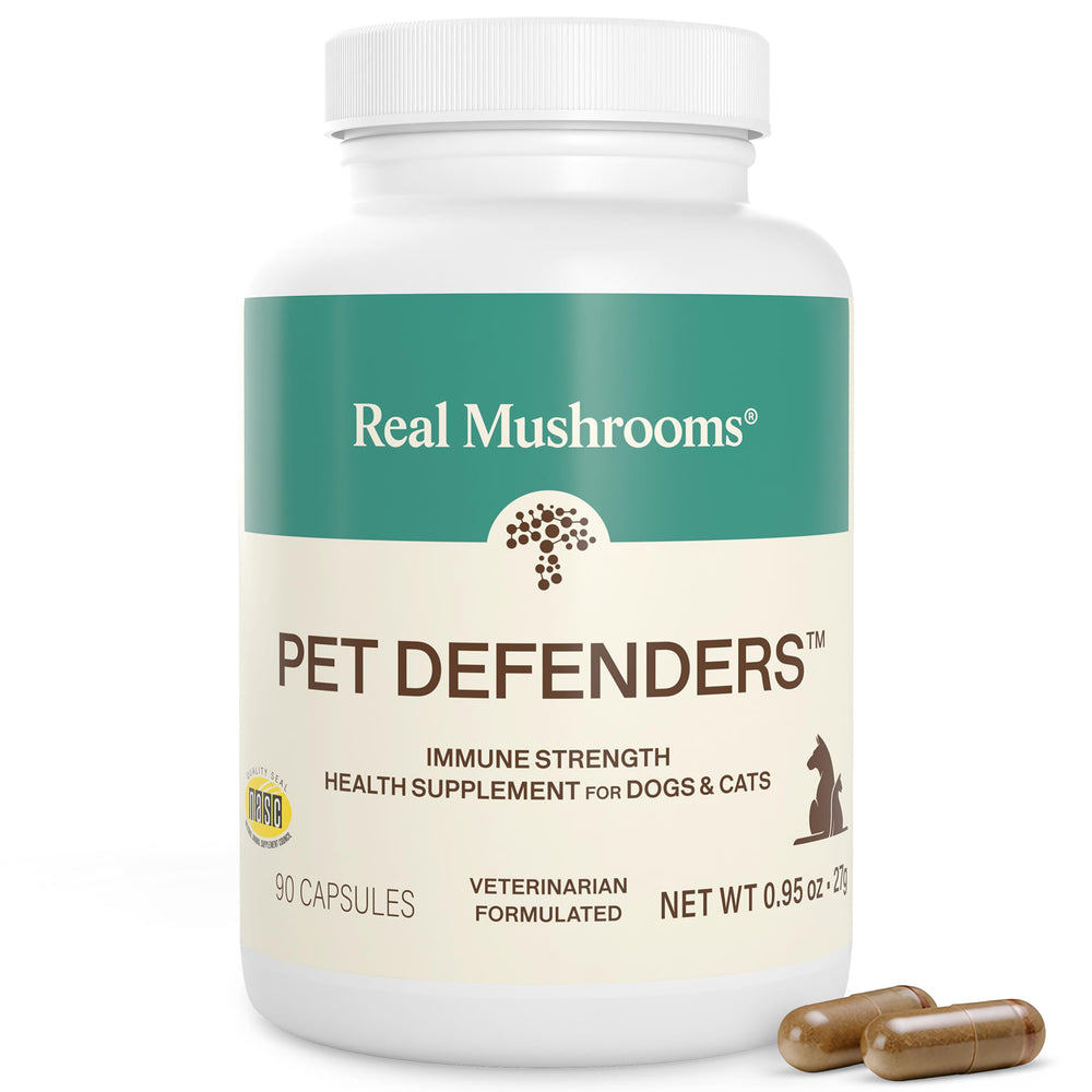Real Mushrooms Pet Defenders con krill, bote diario para soporte inmunológico cotidiano.