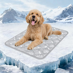 Rywell manta enfriante gris elegante en vista frontal, refresca a tu perro durante el día.