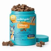 Solid Gold masticables para alergias caninas: empaque con 60 unidades para uso diario.