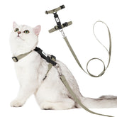 Arnés Sovarin para gato en color oliva con ajuste cómodo para explorar.