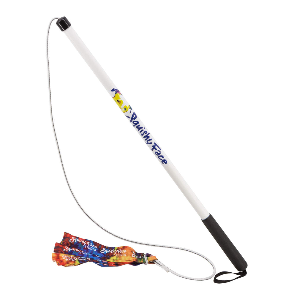 Squishy Face Studio Flirt Pole V2 con cebo incluido para entrenamiento y juego activo.