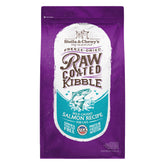 Stella & Chewy's kibble recubierto crudo con salmón, sabor irresistible para comedores exigentes.