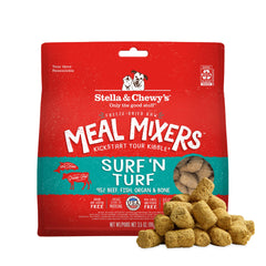Stella & Chewy's mezcla cruda Surf y Tierra en topper para perros selectos.