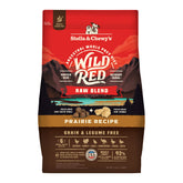 Stella & Chewy's Wild Red Kibble recubierto con crudo liofilizado para sabor irresistible.