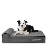La cama The Dog's Balls con cabecero de 6 pulgadas para mayor soporte.
