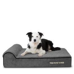 La cama The Dog's Balls con cabecero de 6 pulgadas para mayor soporte.