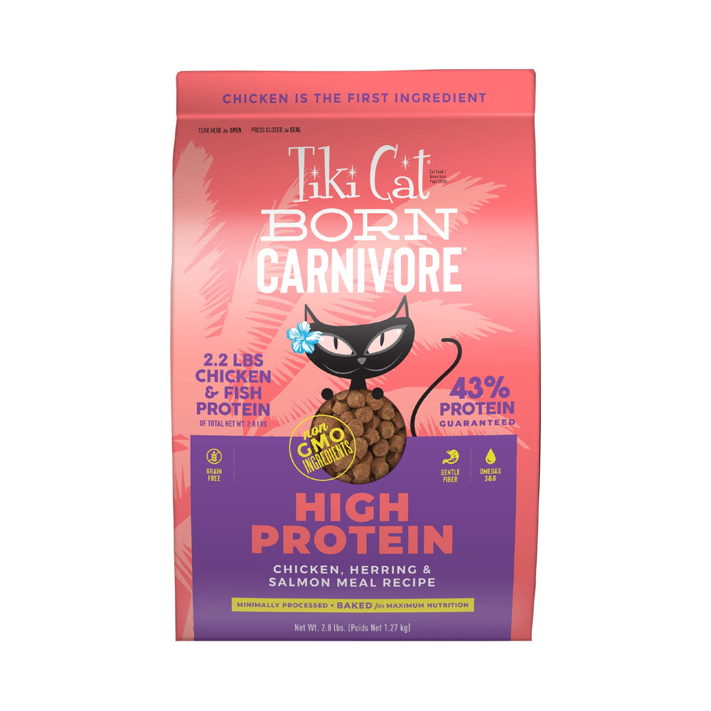 Tiki Cat Born Carnivore alimento seco para gatos con pollo y mariscos, ideal para sabor y nutrición.