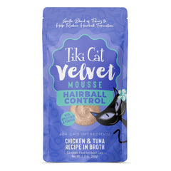 Tiki Cat Velvet Mousse en bolsita de 2.8 oz, práctico y fácil de servir para gatos.