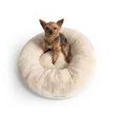 UnHide Floof cama para mascotas vista frontal, suave y acogedora