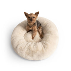 UnHide Floof cama para mascotas vista frontal, suave y acogedora