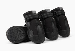 Versa Vine botas para perro bajo la lluvia, patas secas y protegidas.