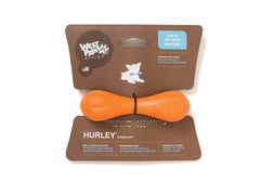 West Paw Hurley, hueso para perro naranja, ideal para juego seguro y masticación duradera.