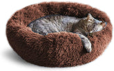 Whiskers & Friends cama gato con forma de dona redonda para descanso suave.