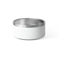 YETI Boomer 4 con base antideslizante para evitar deslizamientos.