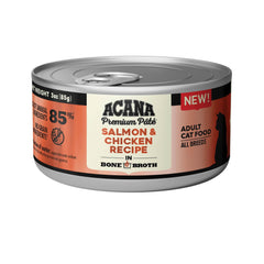 ACANA Premium Pate Salmón y Pollo, caldito de huesos visible, favorece la hidratación y textura sabrosa.