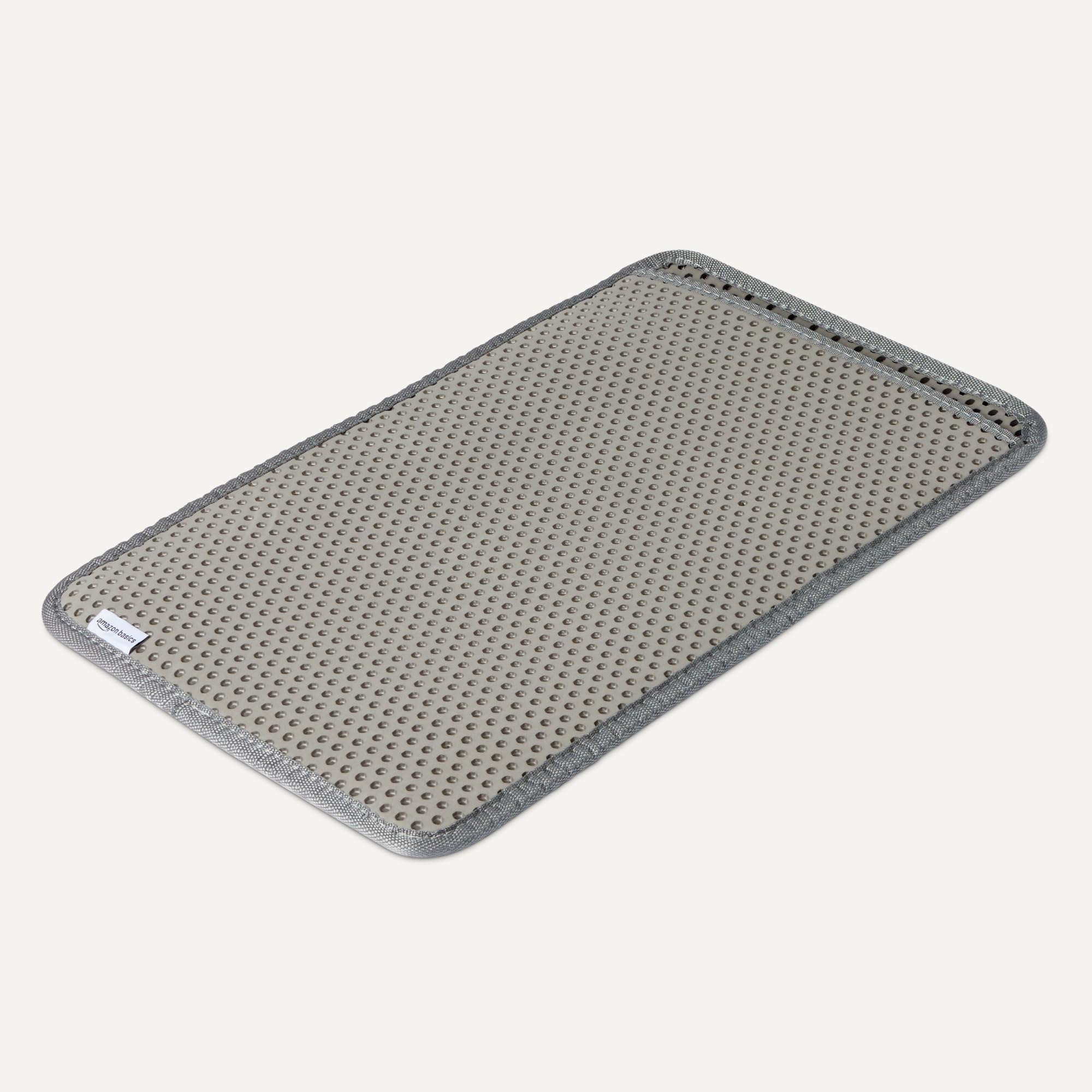 Material EVA suave de Amazon Basics ofrece confort para las patas de los gatos