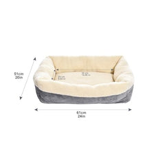 Cama Amazon Basics con interior auto-calentante para confort.