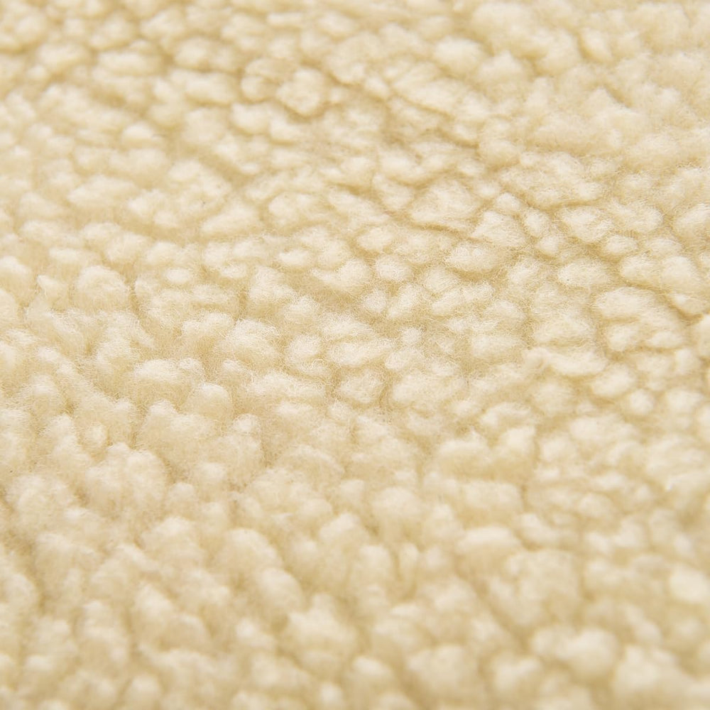 Dimensiones 24 x 20 x 7 pulgadas, apta para gatos y perros pequeños.