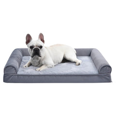 La base antideslizante de Amazon Basics mantiene estable la cama.
