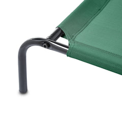 Amazon Basics cama fácil de limpiar con agua del grifo.