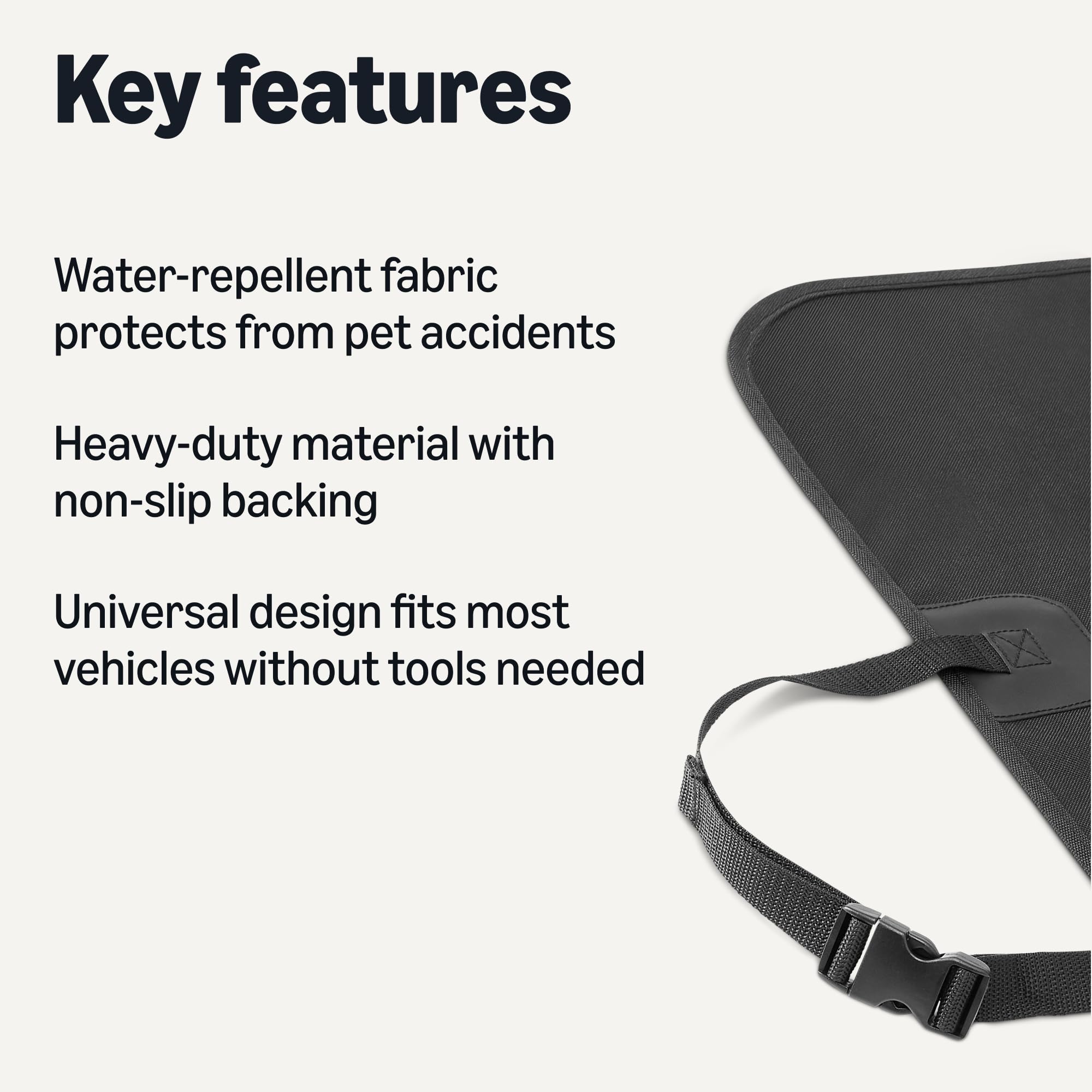 Amazon Basics cubre-asiento para perros con base antideslizante para mayor seguridad.