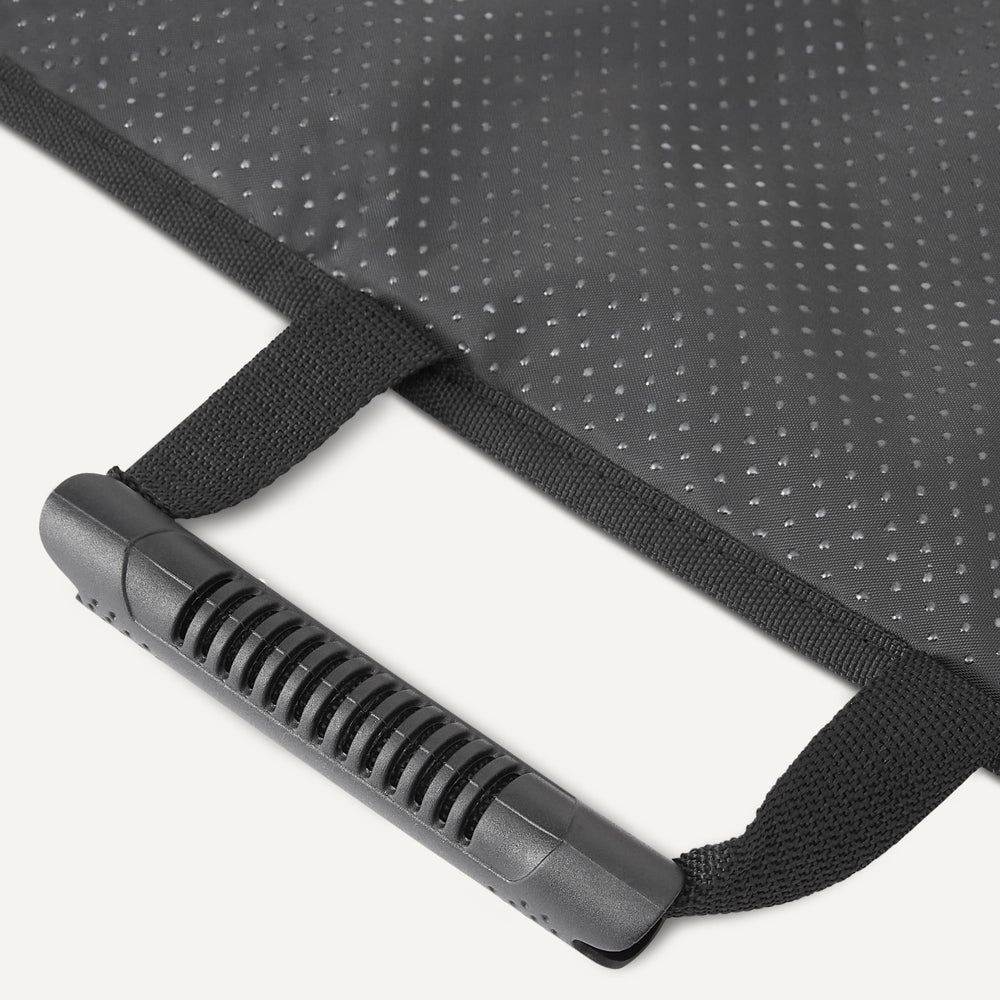 Amazon Basics instalación rápida, transforma el asiento trasero en área para mascotas.