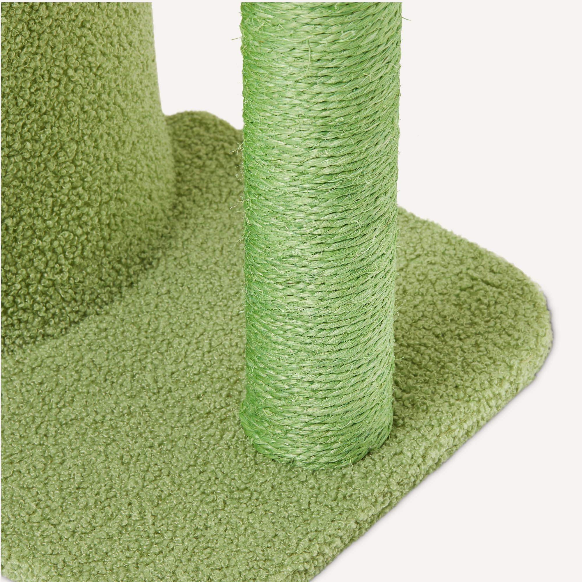 Amazon Basics Percha curva para gatos: punto de reposo y juego elevado.