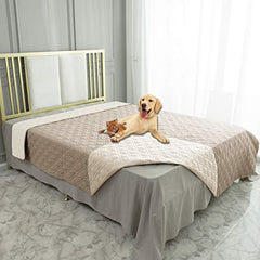 La funda impermeable de Ameritex protege muebles contra manchas.