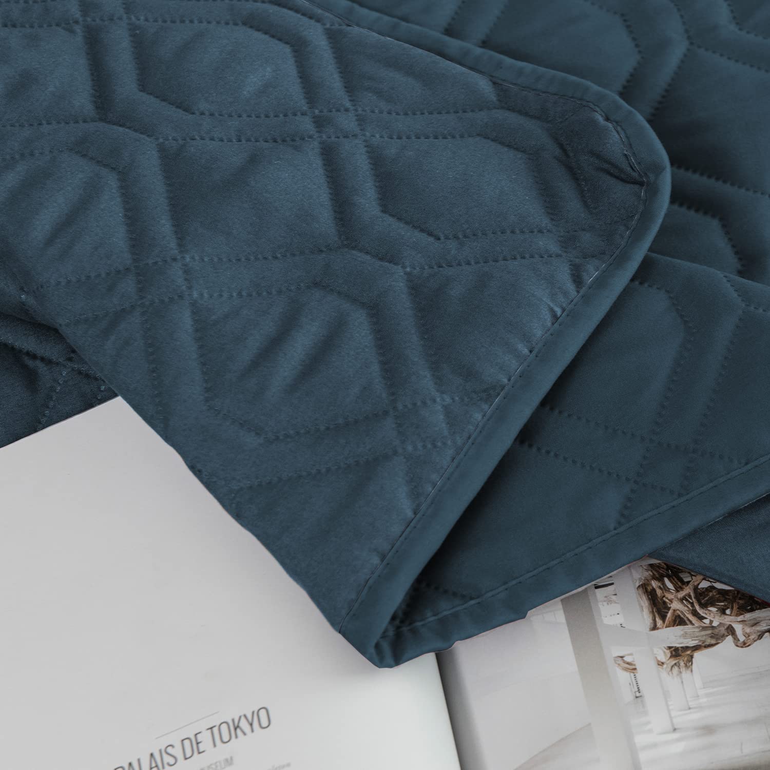 Ameritex funda de dos caras con color uniforme para combinar muebles.