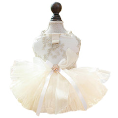 Robe ANIAC pour chien princesse brodée, élégante et confortable pour sorties spéciales.