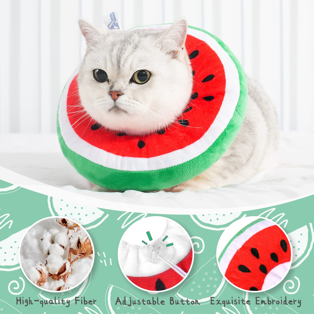Collar cono ANWA para gato; permite comer y beber con facilidad.