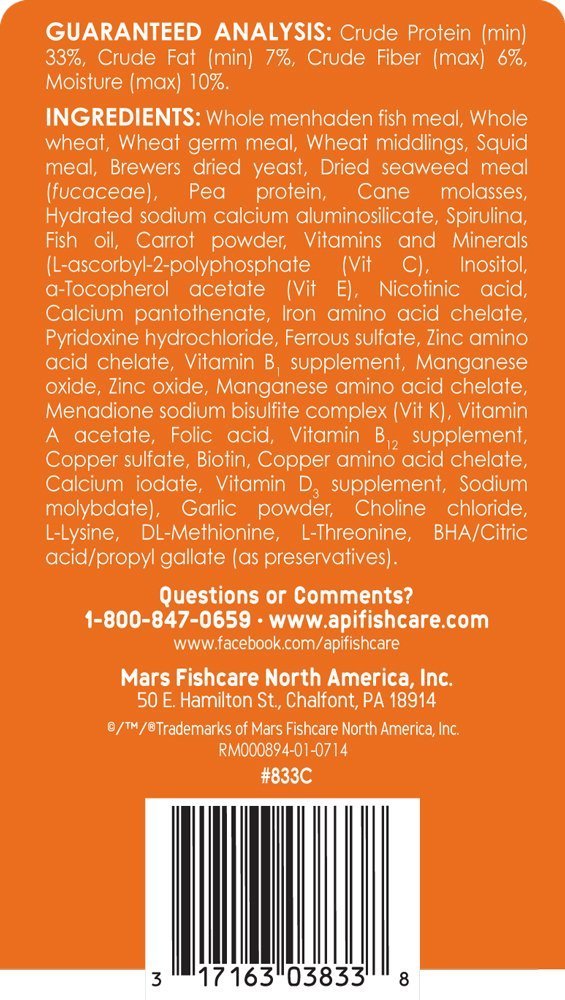 Primer plano de pellets API GOLDFISH, muestra textura densa para digestión eficiente