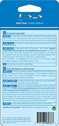 API 5-en-1 sumergir en agua para lectura rápida de pH y dureza.