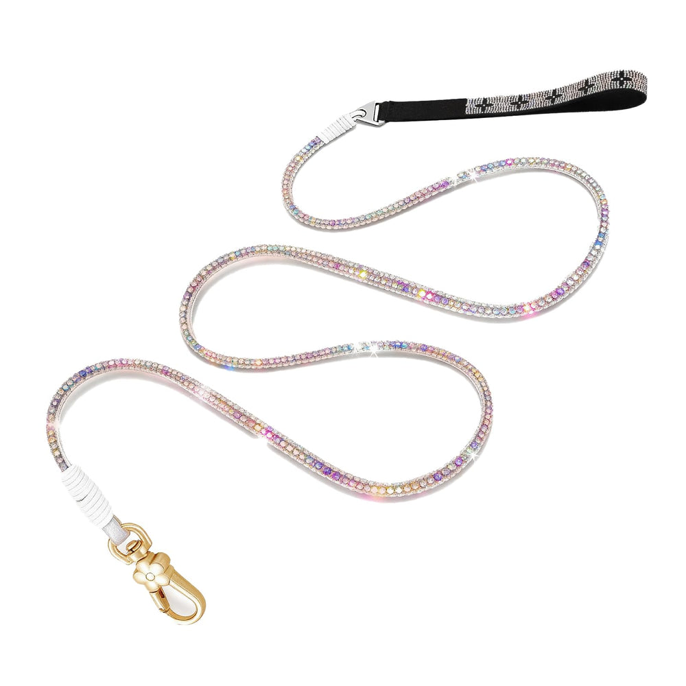 La correa Atiansen con diamantes completos añade brillo elegante a cada paseo.