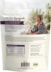 PERRO contento con las golosinas suaves de BADLANDS RANCH