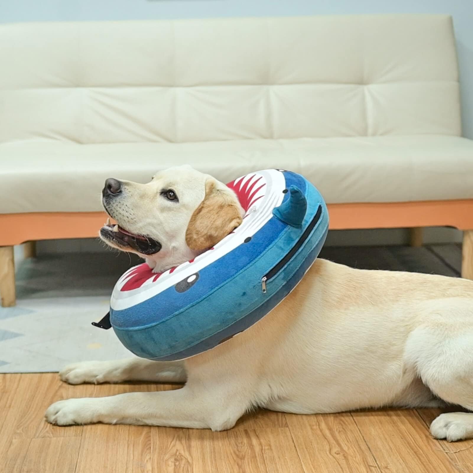 BEAUTYZOO collar inflable en forma de rosquilla diseñado para descanso relajado.