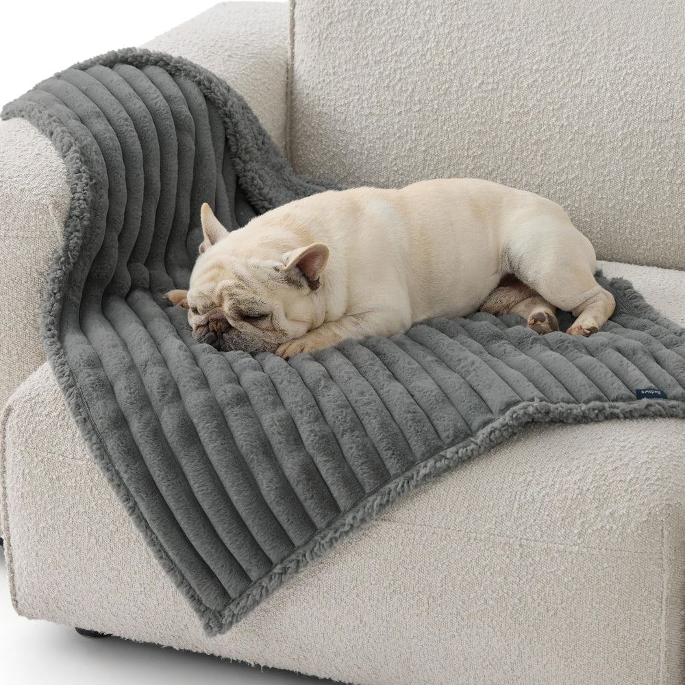 Bedsure ComfyFleece manta anti derrame protege textiles y suelos