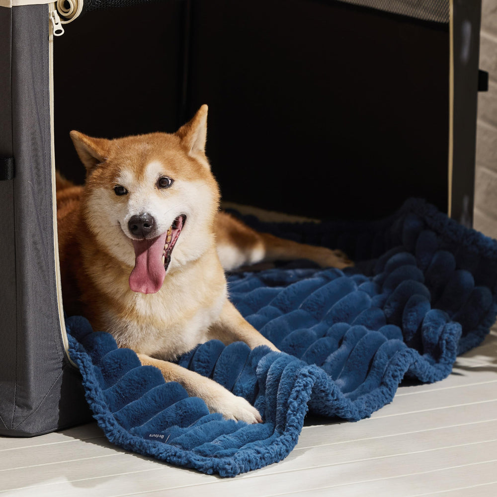 Bedsure ComfyFleece: diseño duradero con ribete para uso prolongado