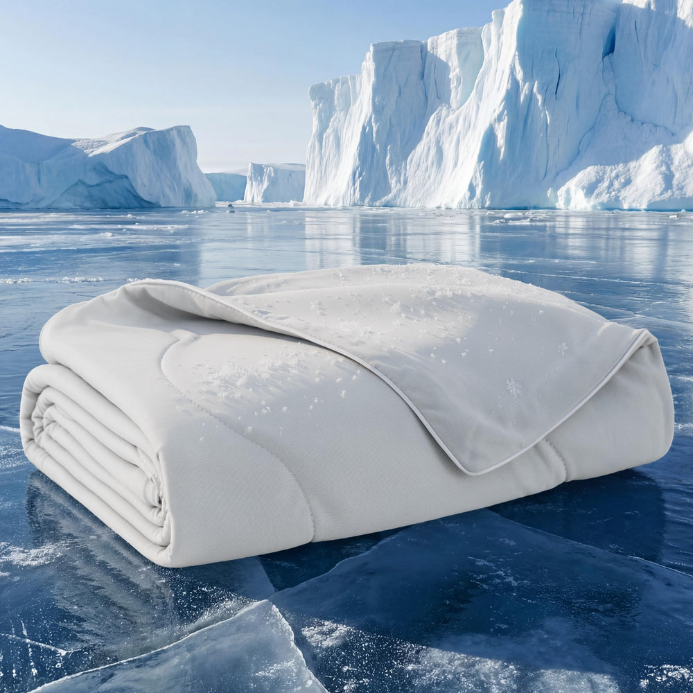 Bedsure manta refrescante para perro grande sobre sofá, sensación fría y cómoda para el descanso
