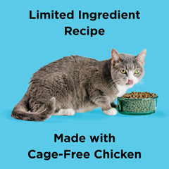 BIXBI Liberty Dry Cat Chicken Recipe primer plano de croquetas para digestión suave.