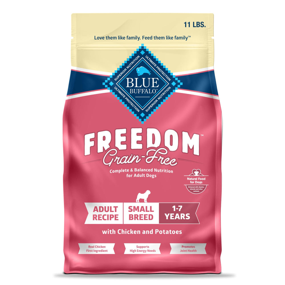 Frente de empaque de Blue Buffalo Freedom, muestra energía diaria para perros pequeños.