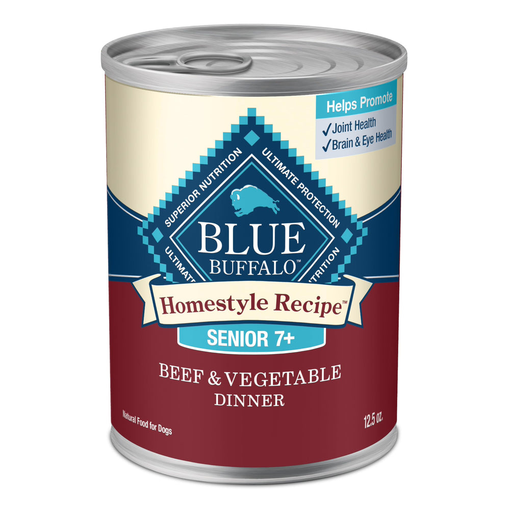 Blue Buffalo Receta Hogareña Senior: lata con res y verduras frescas para perros mayores.