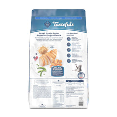 Blue Buffalo Tastefuls sin maíz, trigo ni soja, pollo real en la fórmula.