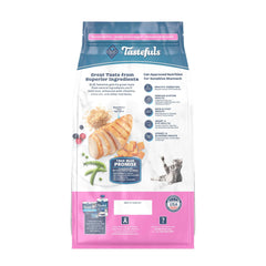 Blue Buffalo Tastefuls sin maíz, trigo ni soja para una dieta limpia.
