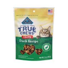 Blue Buffalo True Chews con pato como primera ingrediente para gatito exigente.