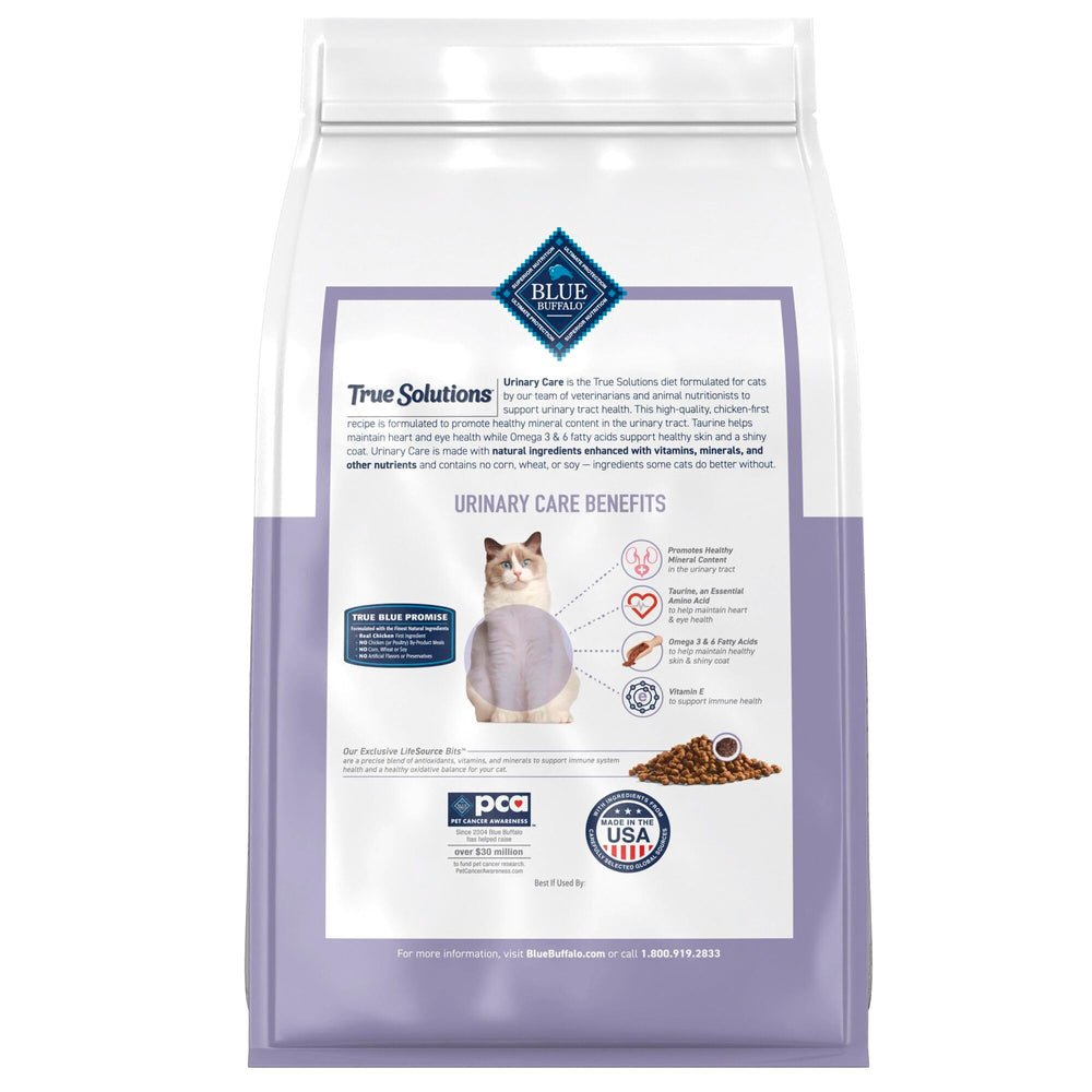 Blue Buffalo True Solutions Urinary Care, croquetas de pollo con textura crujiente para gatos adultos.