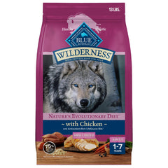 Blue Buffalo Wilderness croquetas de pollo para perros pequeños, sabor real que fomenta energía diaria.